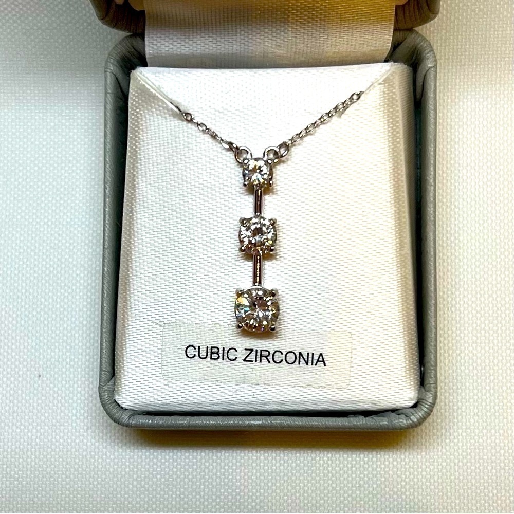 925 Sterling Silver‎ Cubic Zirconia Journey Necklace 3 Stone Pendant 18” Chain